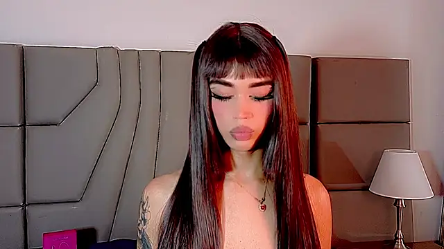 Miss-Saraii webcam