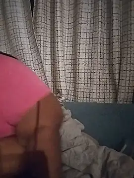 Pinkchocolatebbw webcam