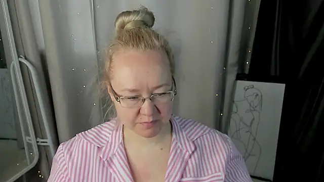 ViolaSmithh webcam