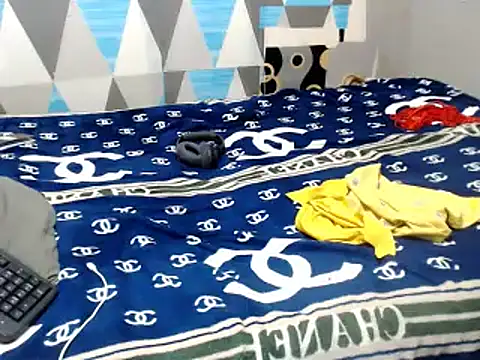 Trish_CurveCock webcam
