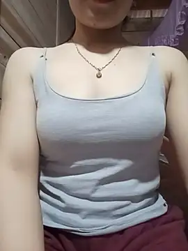 LucyyLy webcam