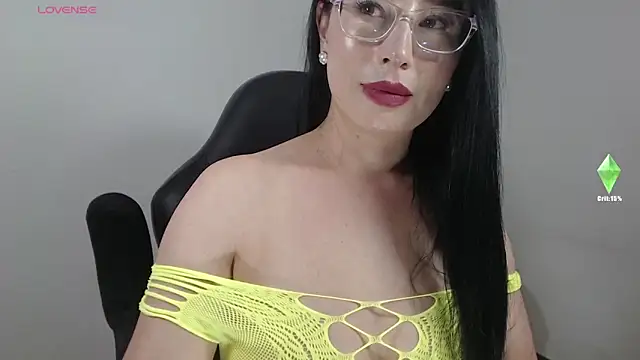 Emma_Hotkiss webcam