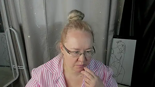 ViolaSmithh webcam