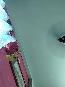pinkisaha75 webcam
