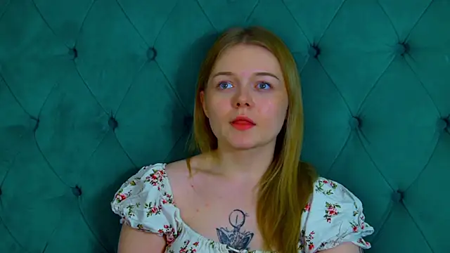 ElinaVale webcam