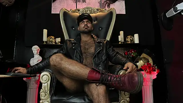 beardandrew (M young) - LOVENSE IN AND JERCK OFF
