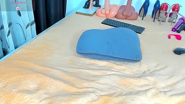 CREAMY_BUBBLEGUM webcam