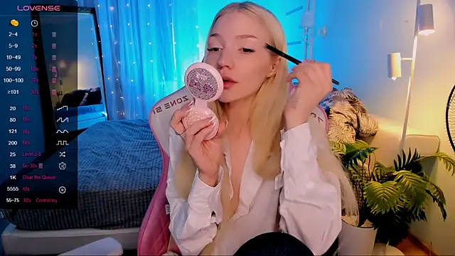 AnyaTaylor_ webcam