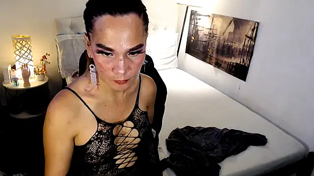 NinaDOM4CUM webcam