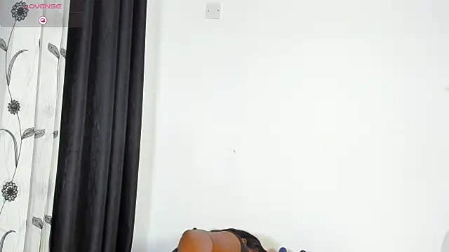 CREAMY_BUBBLEGUM webcam