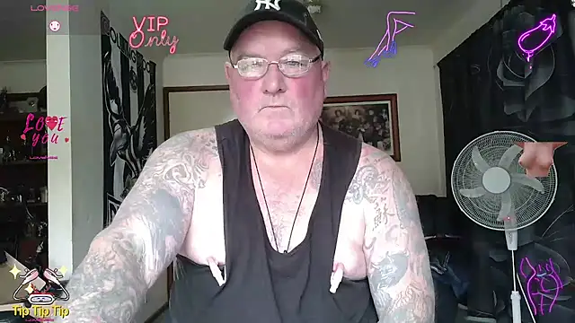 KINKYBLUEYES69 webcam