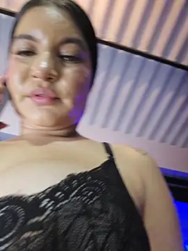 Pretty_Julieta webcam