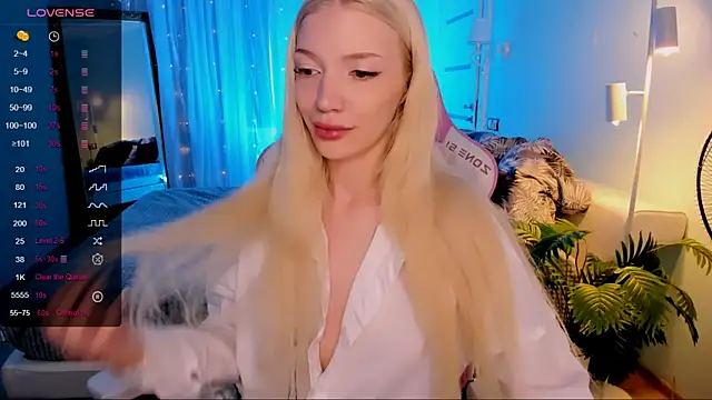 AnyaTaylor_ webcam