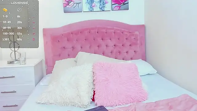 KATY_BLONDEE webcam