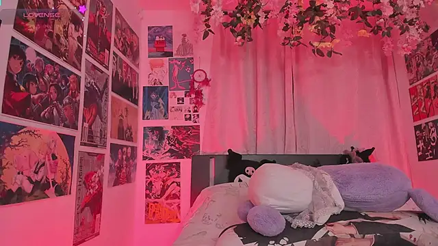 MissCurvyTop webcam