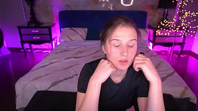 VikVikLove webcam