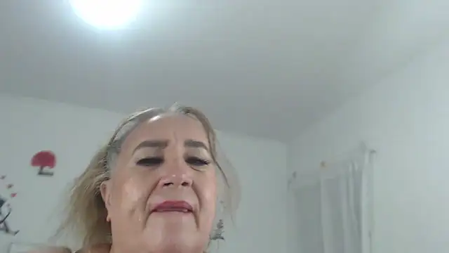 Sweetbigcatt webcam