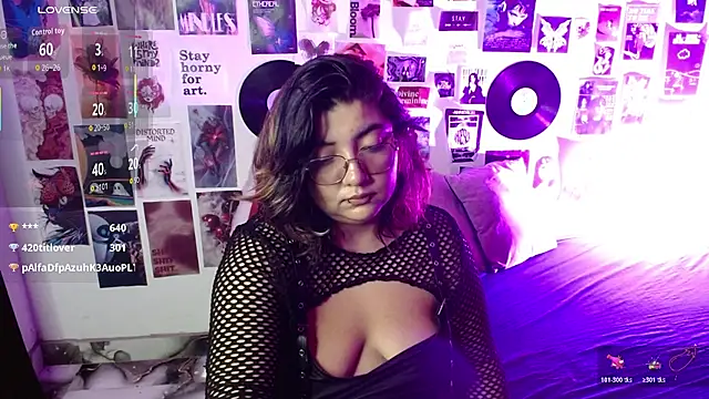 Roxy_f_w webcam