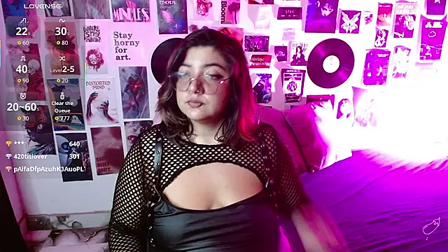 Roxy_f_w webcam