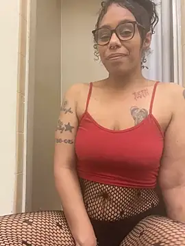 Desirae_Luciano