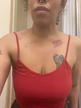 Desirae_Luciano