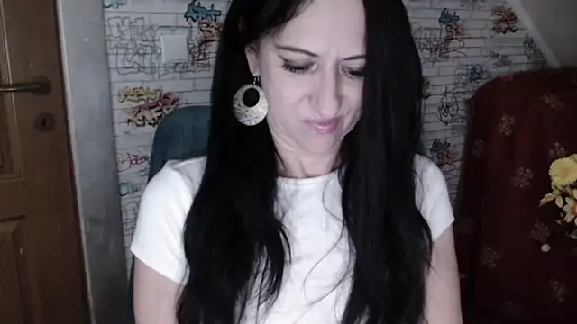 DebraMilf webcam