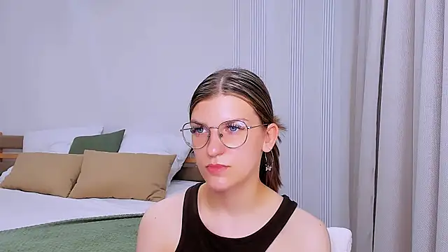 AnnaThorne webcam