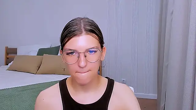 AnnaThorne webcam