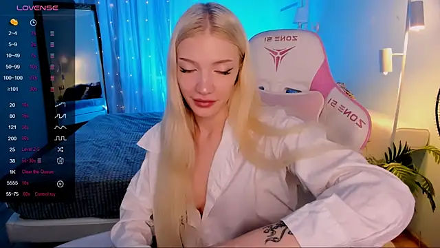 AnyaTaylor_ webcam
