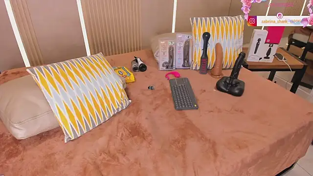 sabrina_shark_ webcam