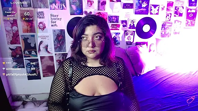 Roxy_f_w webcam