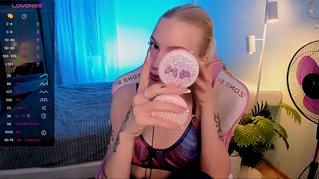 AnyaTaylor_ webcam