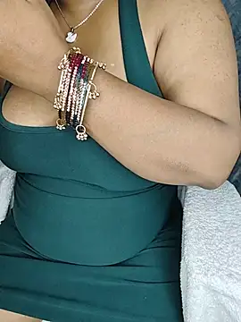 Curvy_Pooja webcam