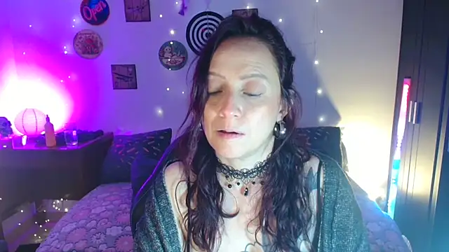 Katicalatinmilf webcam