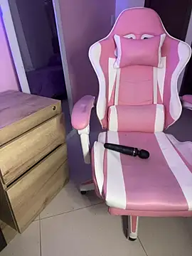 Emily-14 webcam