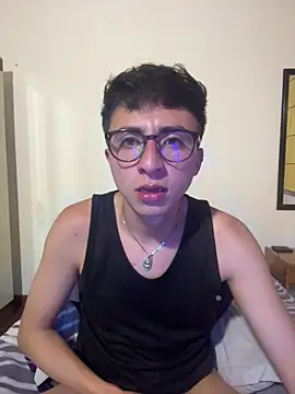 CamiRojas_boy webcam