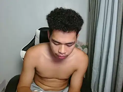 curlyasian_njxx webcam