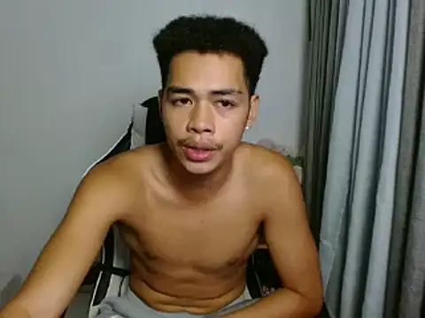 curlyasian_njxx webcam