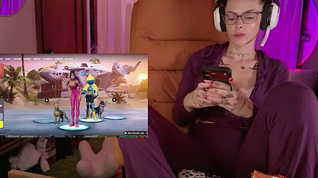 GennaJames webcam