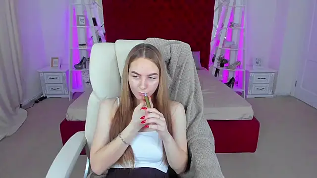 MilaAddams webcam