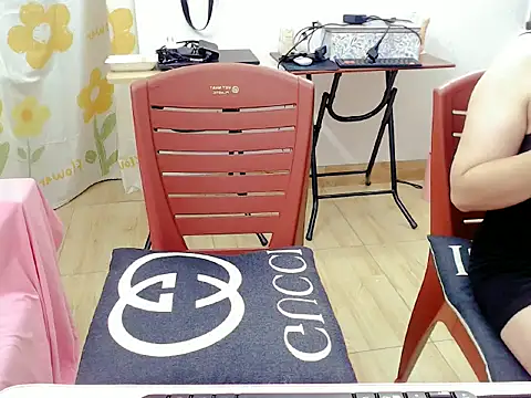Hana_Mina webcam