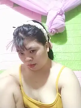 xuka_lyss (F young) - Love me 😘😘