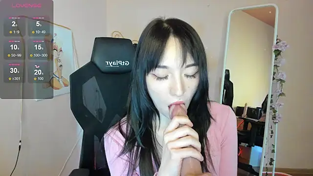aliceeinwonderlanddd - AliceeinWonderlanddd's free webcam - UK Sex Cams