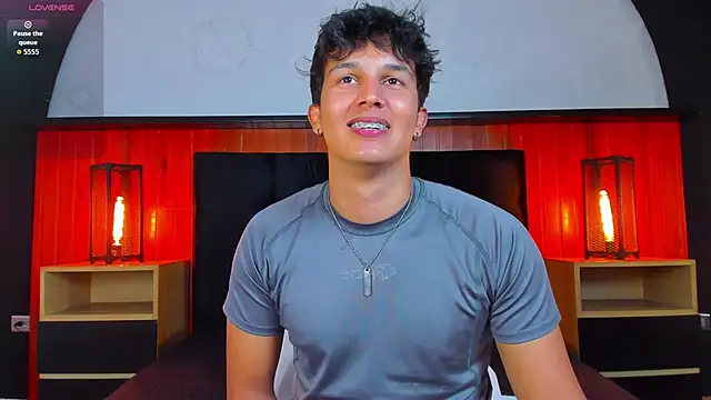 Leo_Savage_ webcam