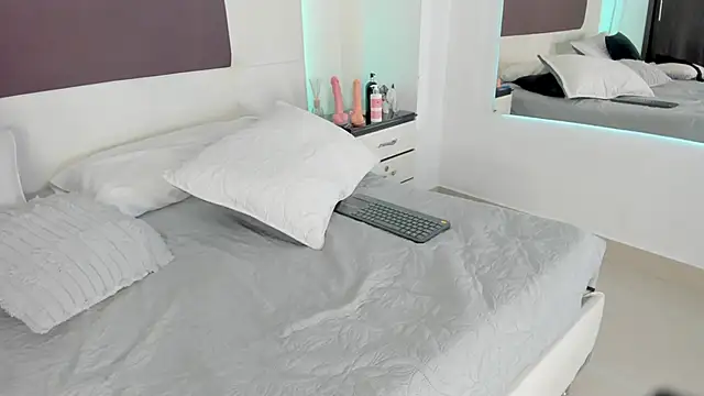 Sky_Loren webcam