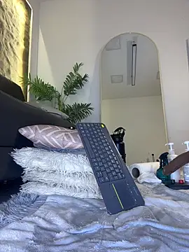 Isa__Blanc webcam