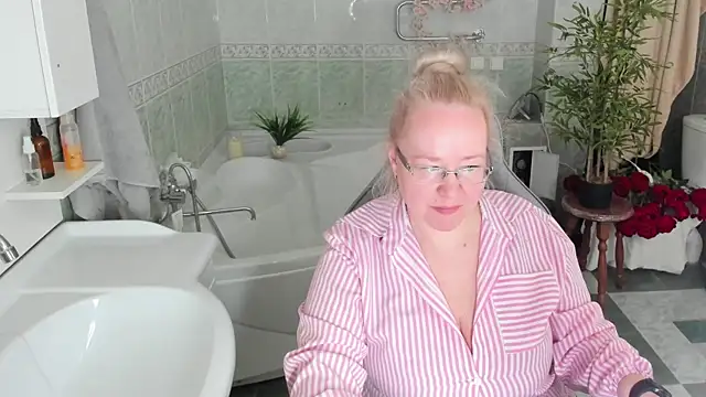 ViolaSmithh webcam