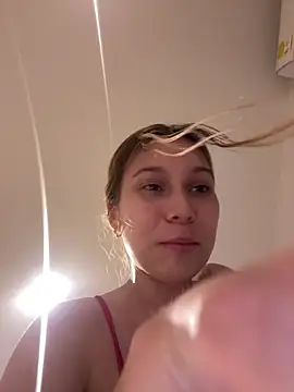 Nikii__ webcam