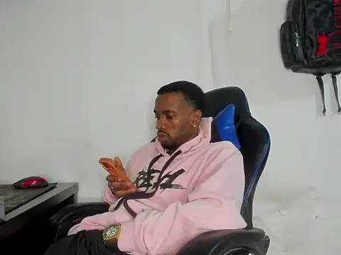 Kofi_exotic_2 webcam