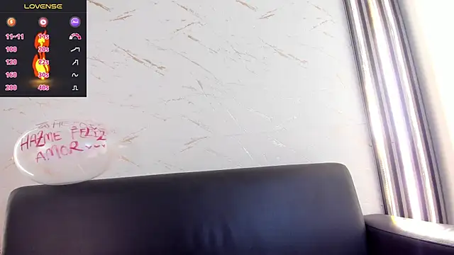 HeidiLune webcam